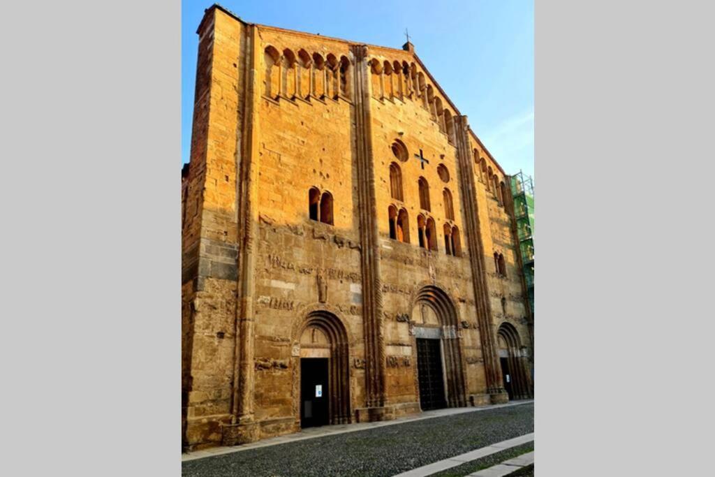 Maison Marina_Pavia San Michele Centro Storico ภายนอก รูปภาพ